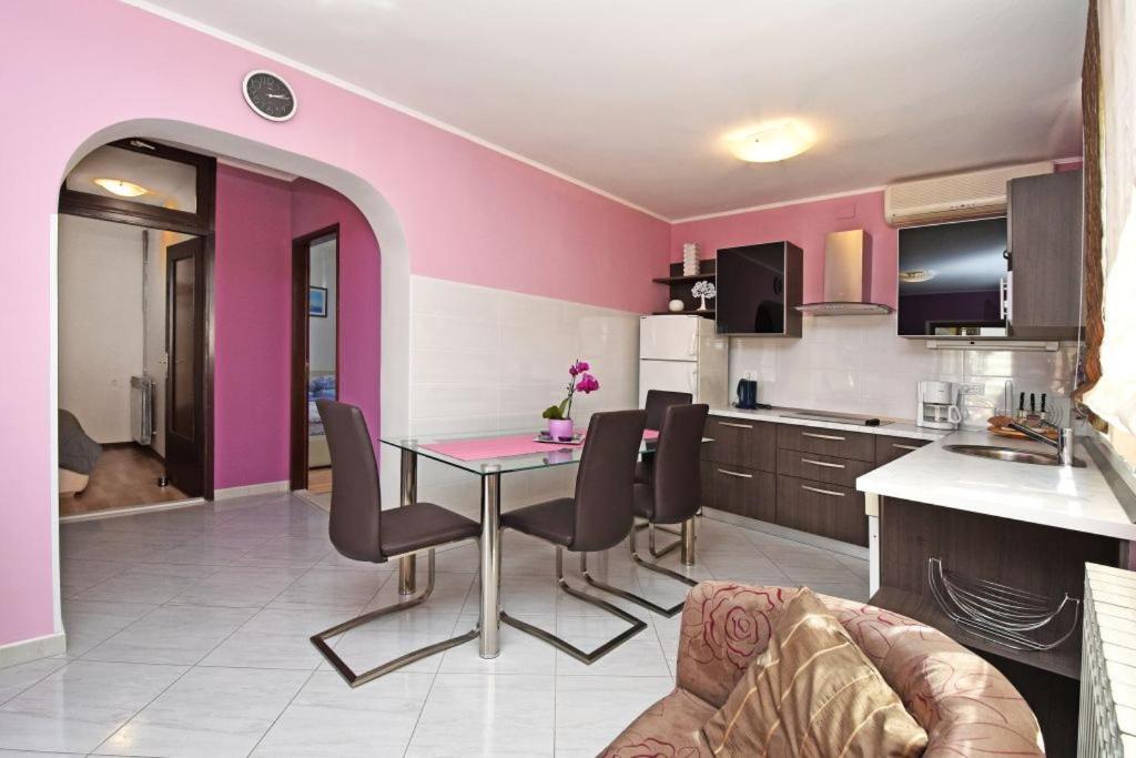 Apartments And Rooms Branka Novigrad Istria Exterior foto